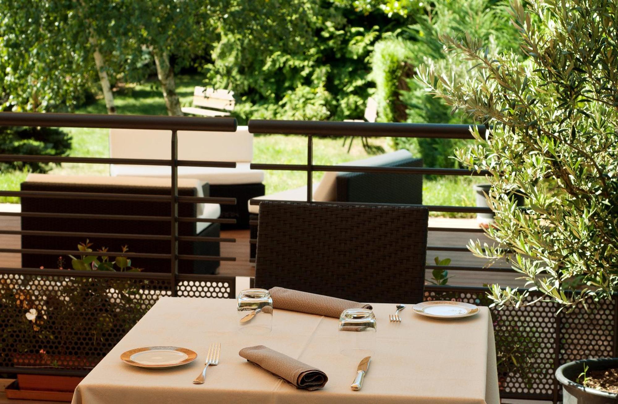 Logis Hotel Le Parc & Spa Saint-Hippolyte  Εξωτερικό φωτογραφία