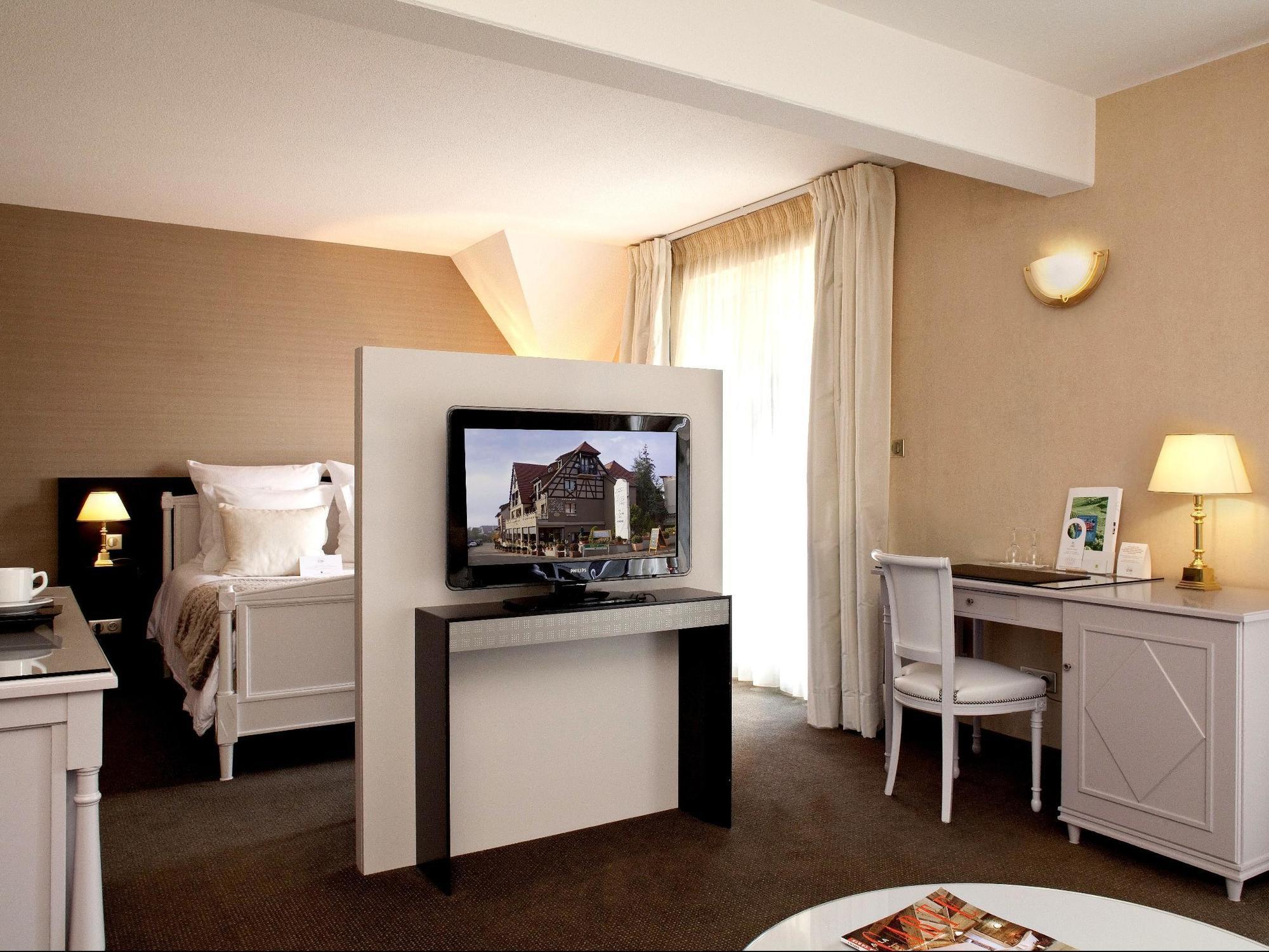 Logis Hotel Le Parc & Spa Saint-Hippolyte  Εξωτερικό φωτογραφία